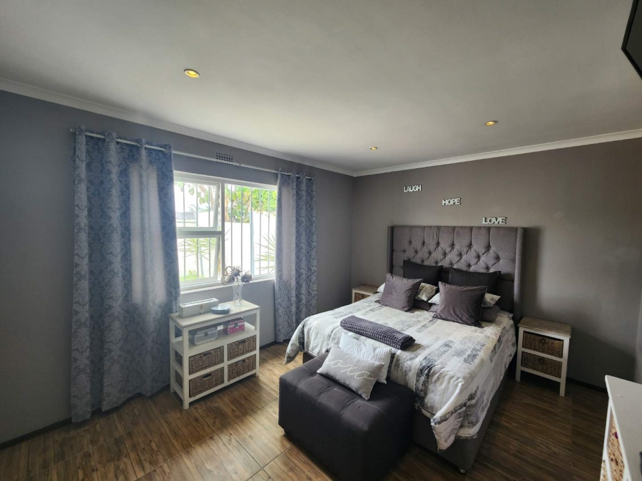 2 Bedroom Property for Sale in Edgemead Western Cape